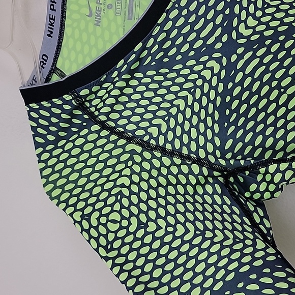 Nike Pro Green & Black Geometric Print Long Sleeve Fitted Top M - Picture 8 of 15
